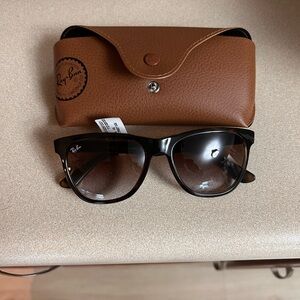 Ray-Ban Havana Tortoise Shell Sunglasses NWT